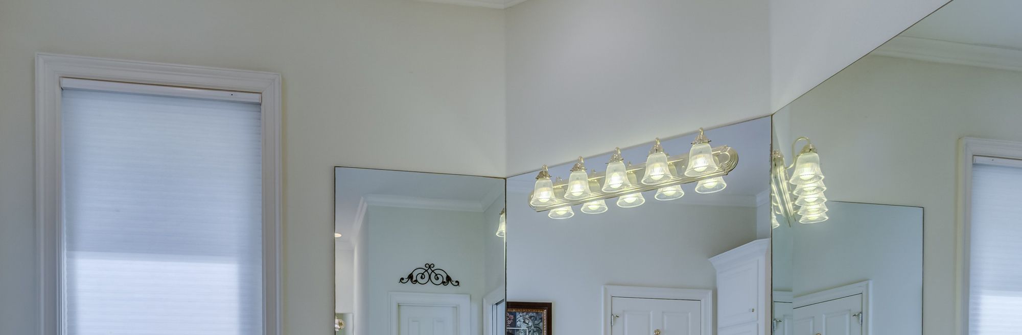 track lighting in restroom